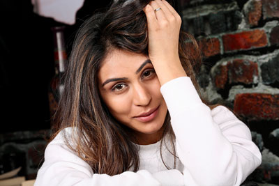 myra-sareen-stills-from-rgv-and-nagarjuna-new-movie